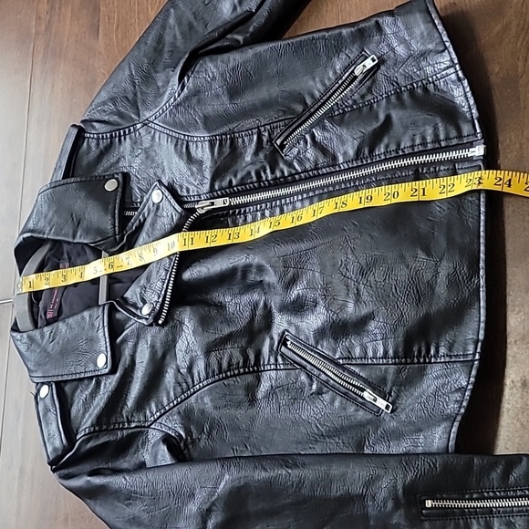 Moto jacket size M Black Zipper closure great pre-owned condition casual - Picture 6 of 13